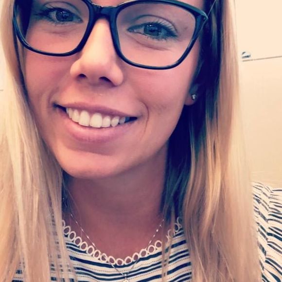 Meet your Posher, Nicole - Picture 1 of 1
